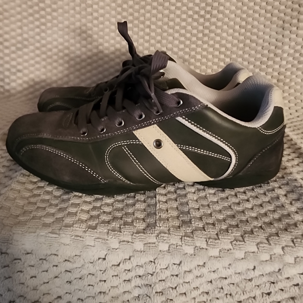 Perry Ellis casual dress shoe